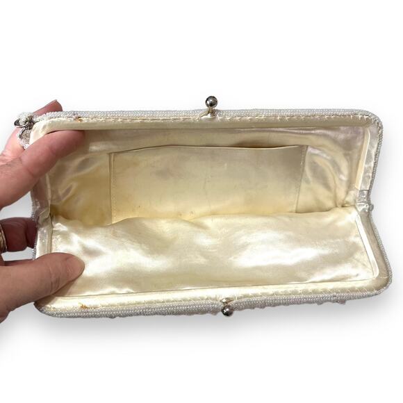 Vintage Cream Beaded Clutch With Wrist Strap And Change Purse - Picture 5 of 10